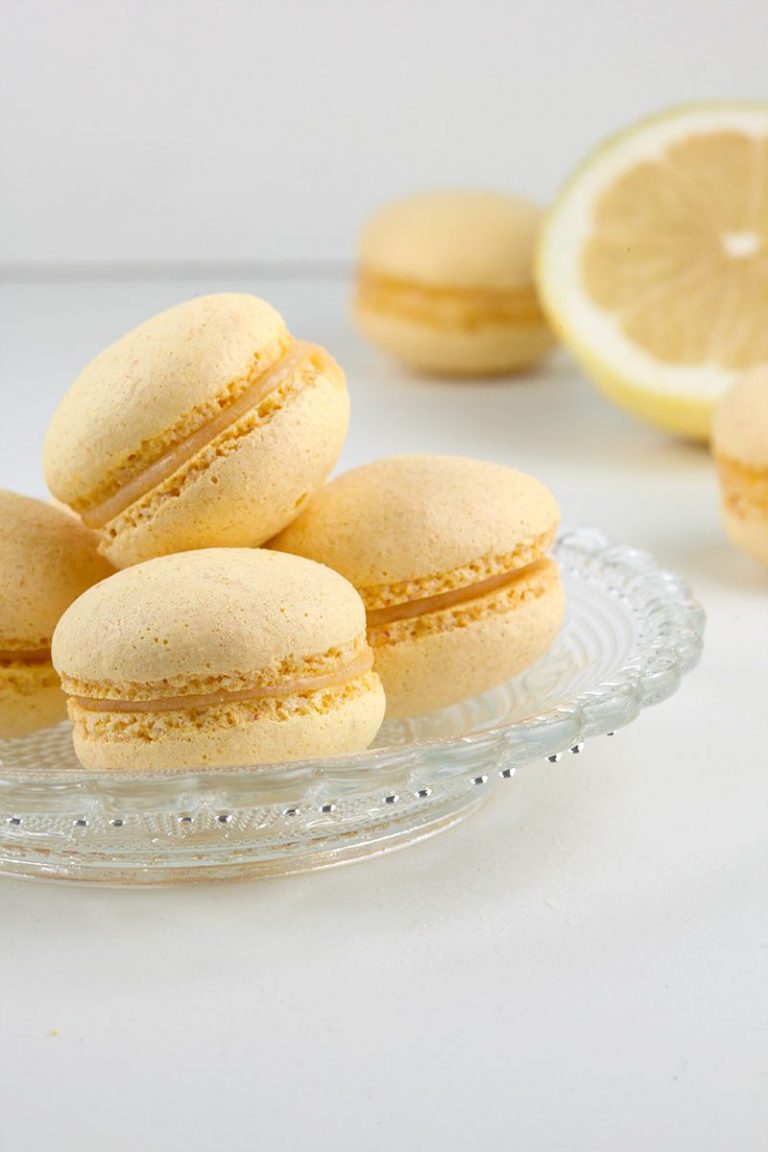 Lemon macarons - ohmydish.com
