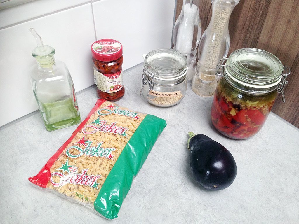 Roasted vegetables pasta salad ingredients