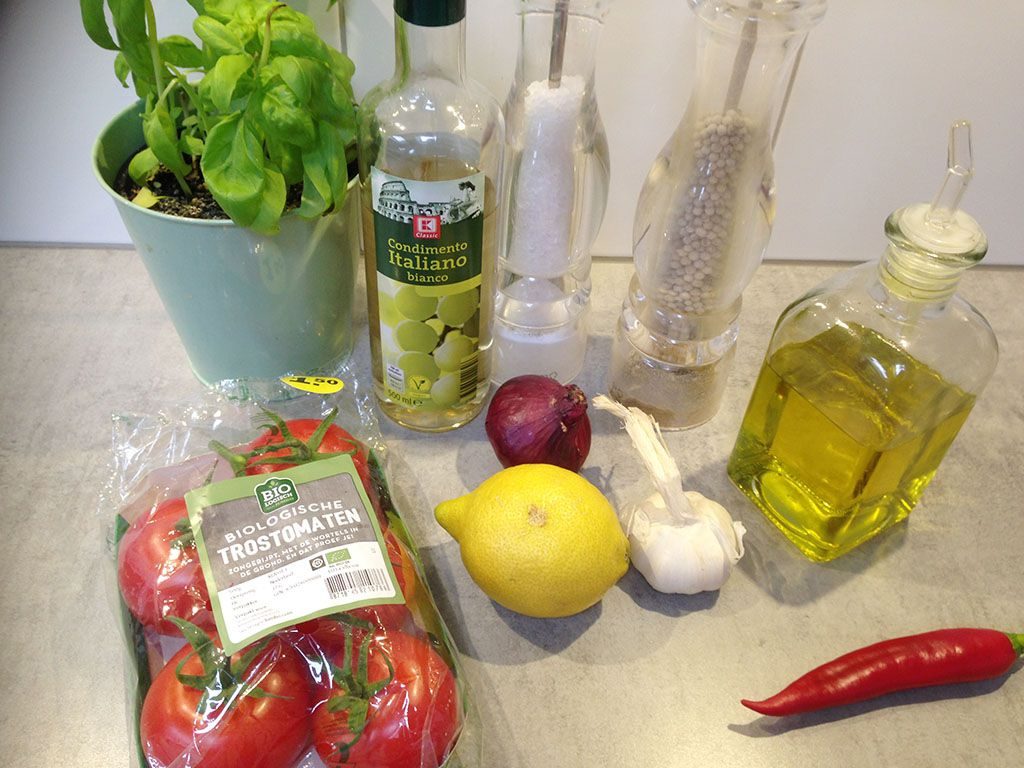 Tomato salsa ingredients