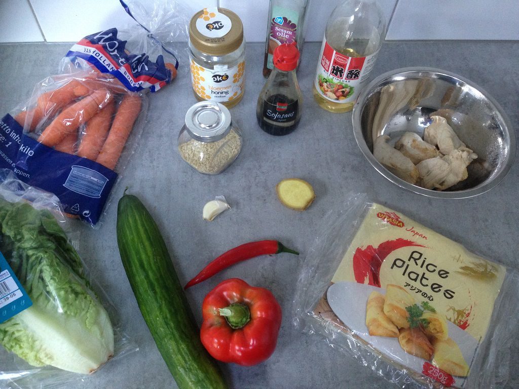 Chicken and sesame spring rolls ingredients