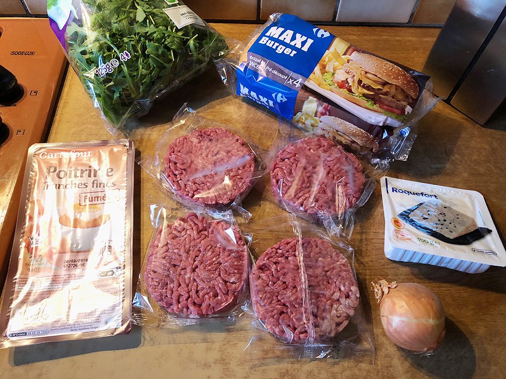 Blue cheese and bacon hamburgers ingredients