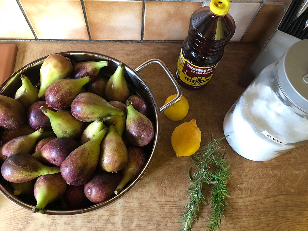 Homemade fig jam ingredients
