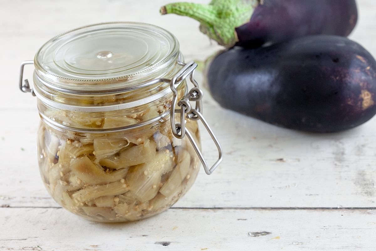 Melanzane sott'olio - pickled eggplant