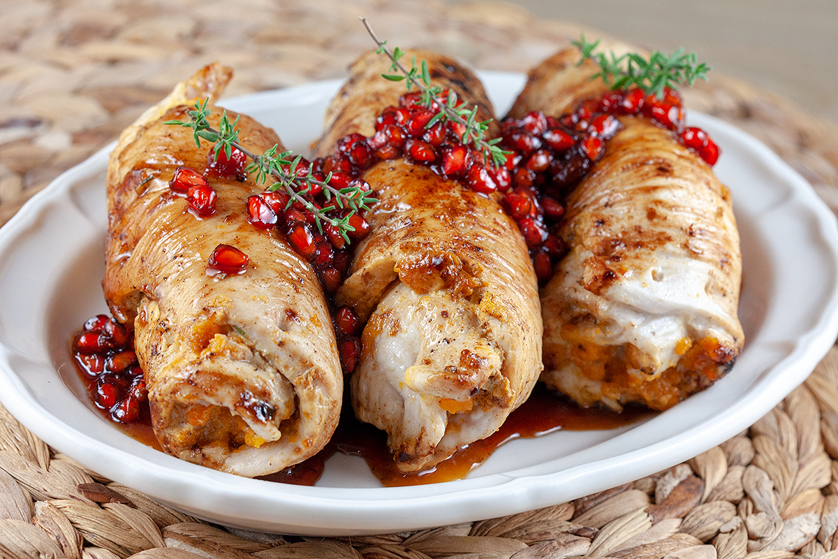 Turkey rolls with pomegranate and carrot