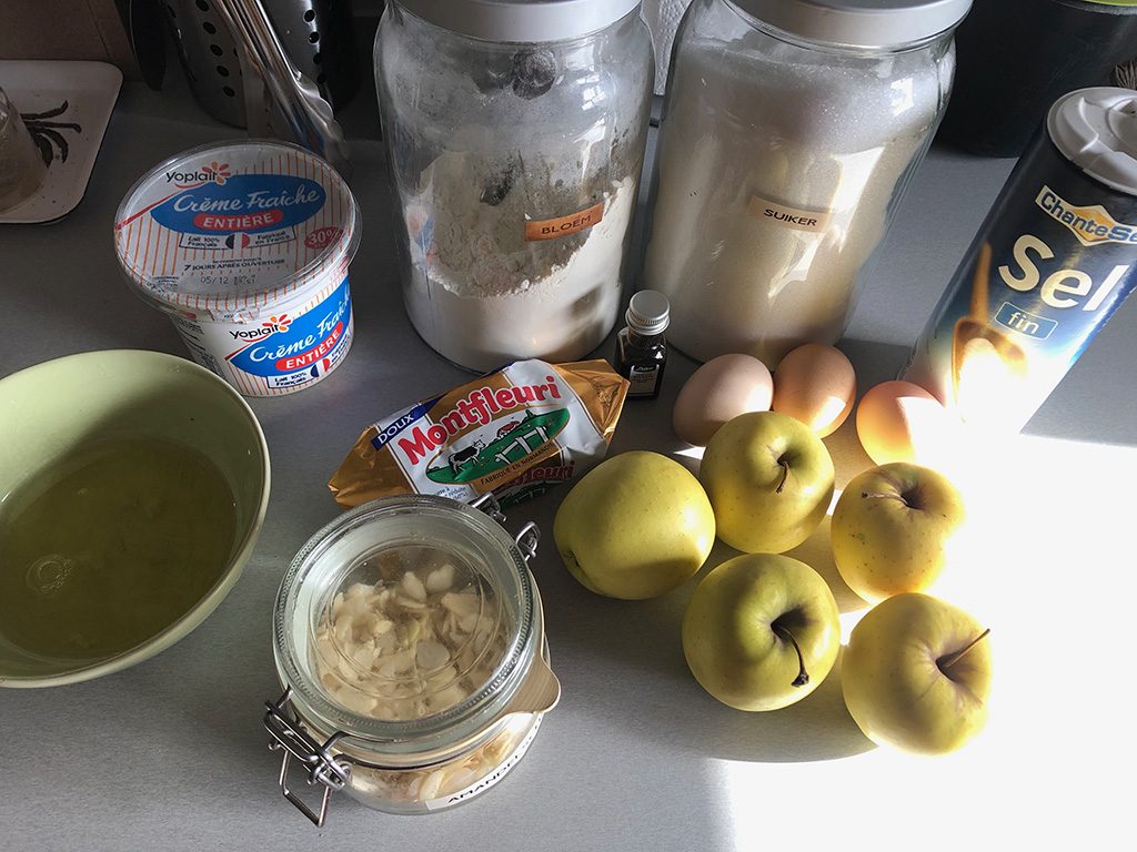 Apple meringue pie ingredients