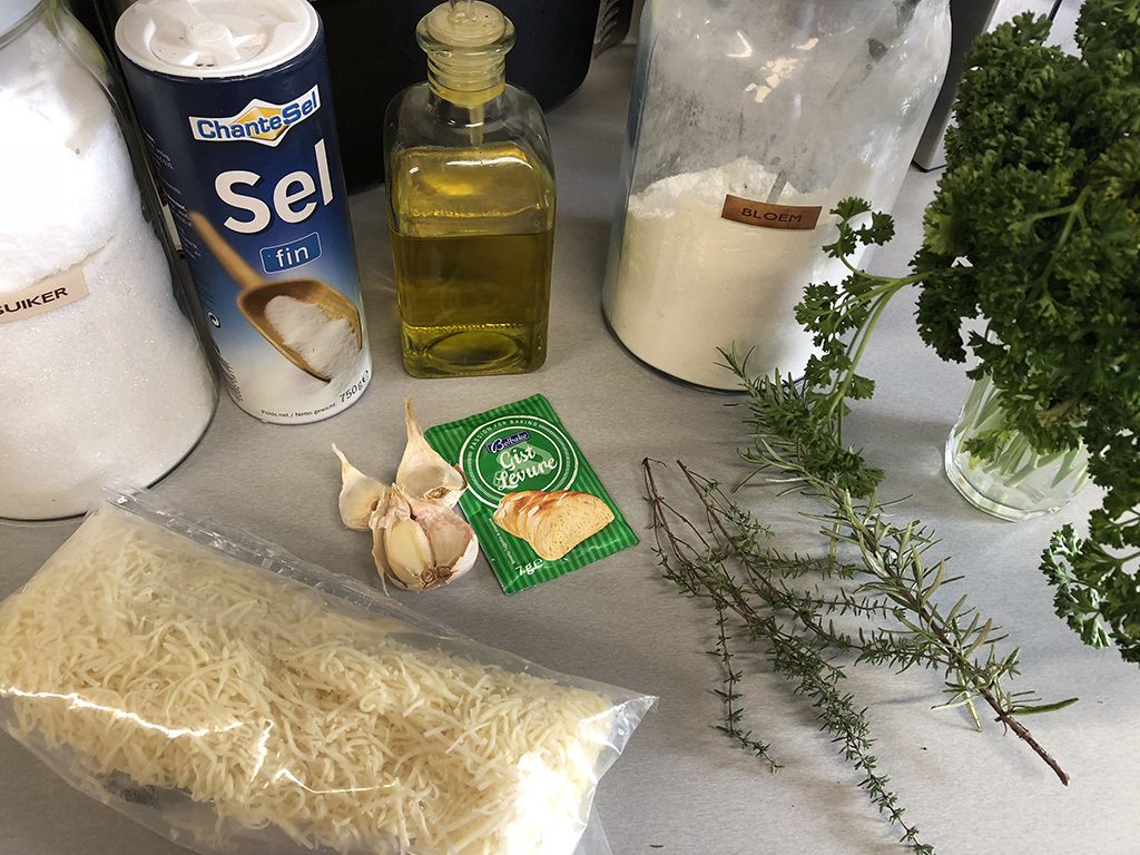 Garlic and herb bread ingredients