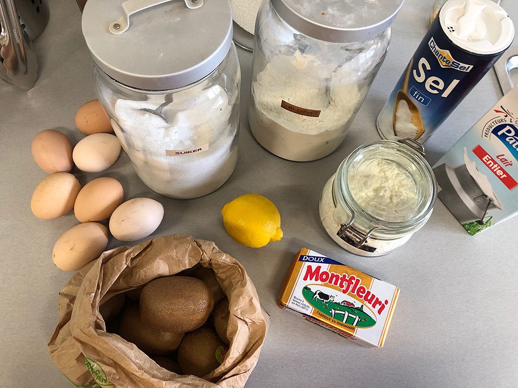 Kiwi meringue pie ingredients