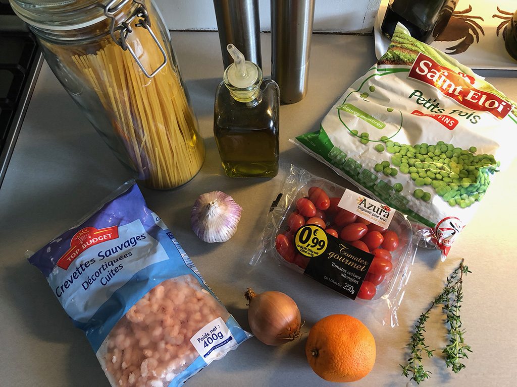 Shrimp and peas spaghetti ingredients