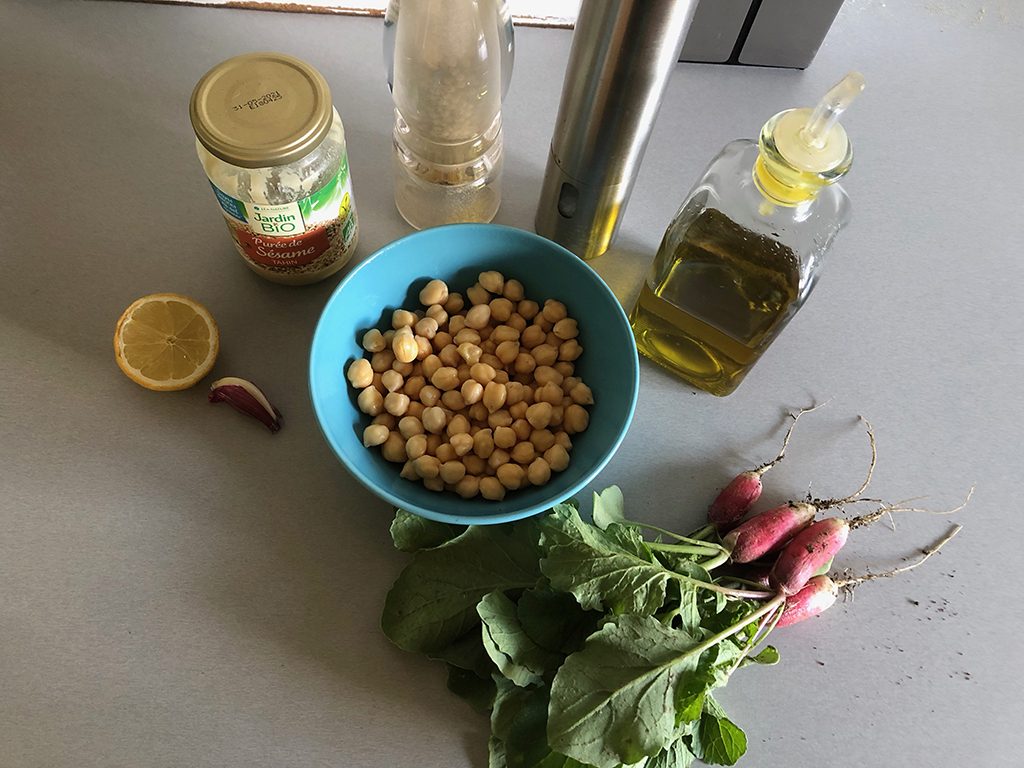 Hummus with radishes ingredients