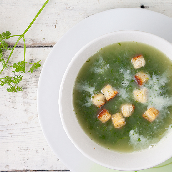 Chervil soup with croutons