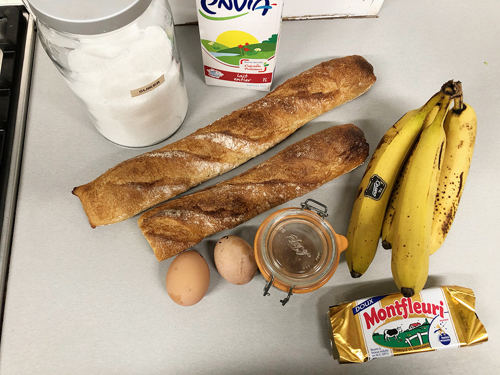 Banana bread pudding ingredients