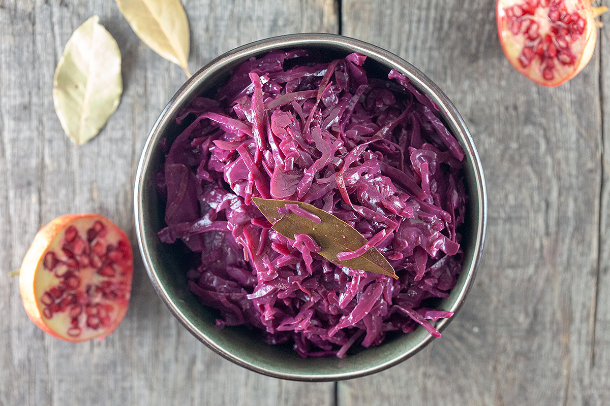 Braised red cabbage with pomegranate juice