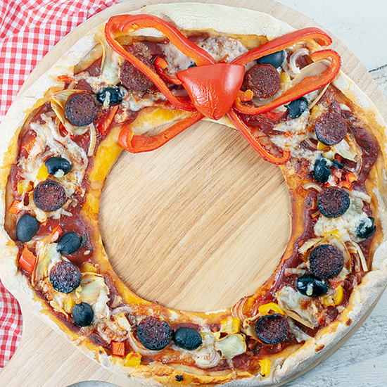 Holiday wreath pizza