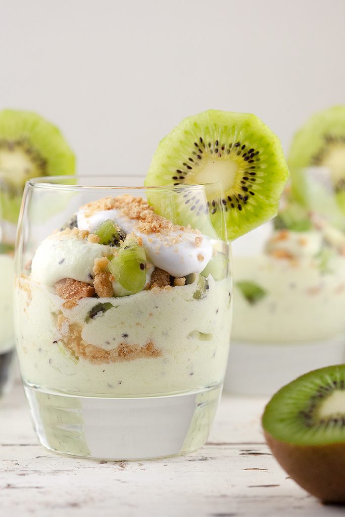 Creamy kiwi dessert